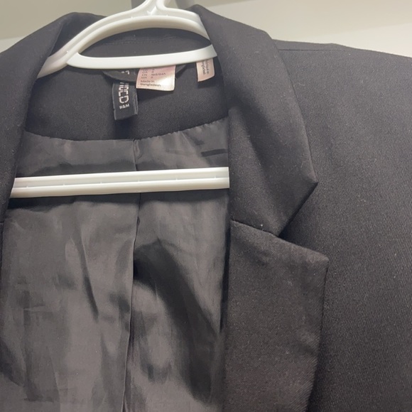 Black blazer - Picture 3 of 3